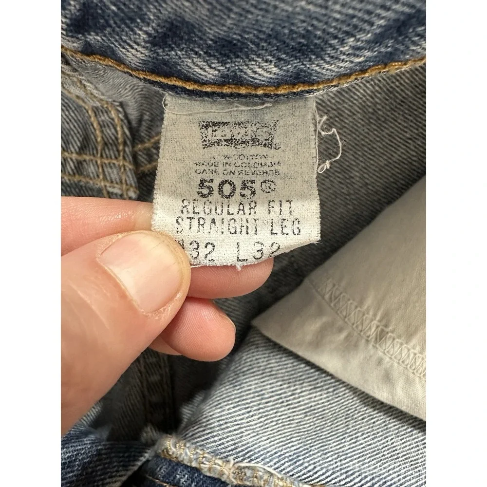 Levis minor stains
